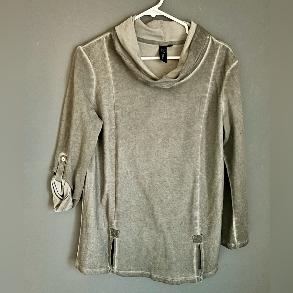 Focus Casual Life Womens Size S Gray Top Mock Turtleneck Cowl Tab Sleeve Shirt